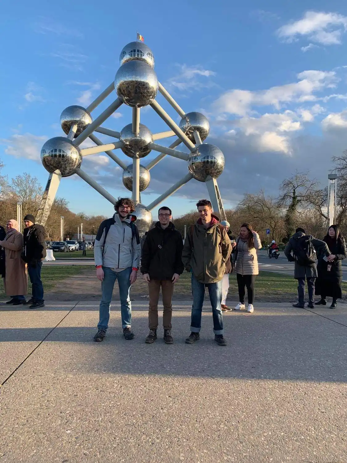 Moi, Michael, et Tyler à l’Atomium à Bruxelles ~ 2023