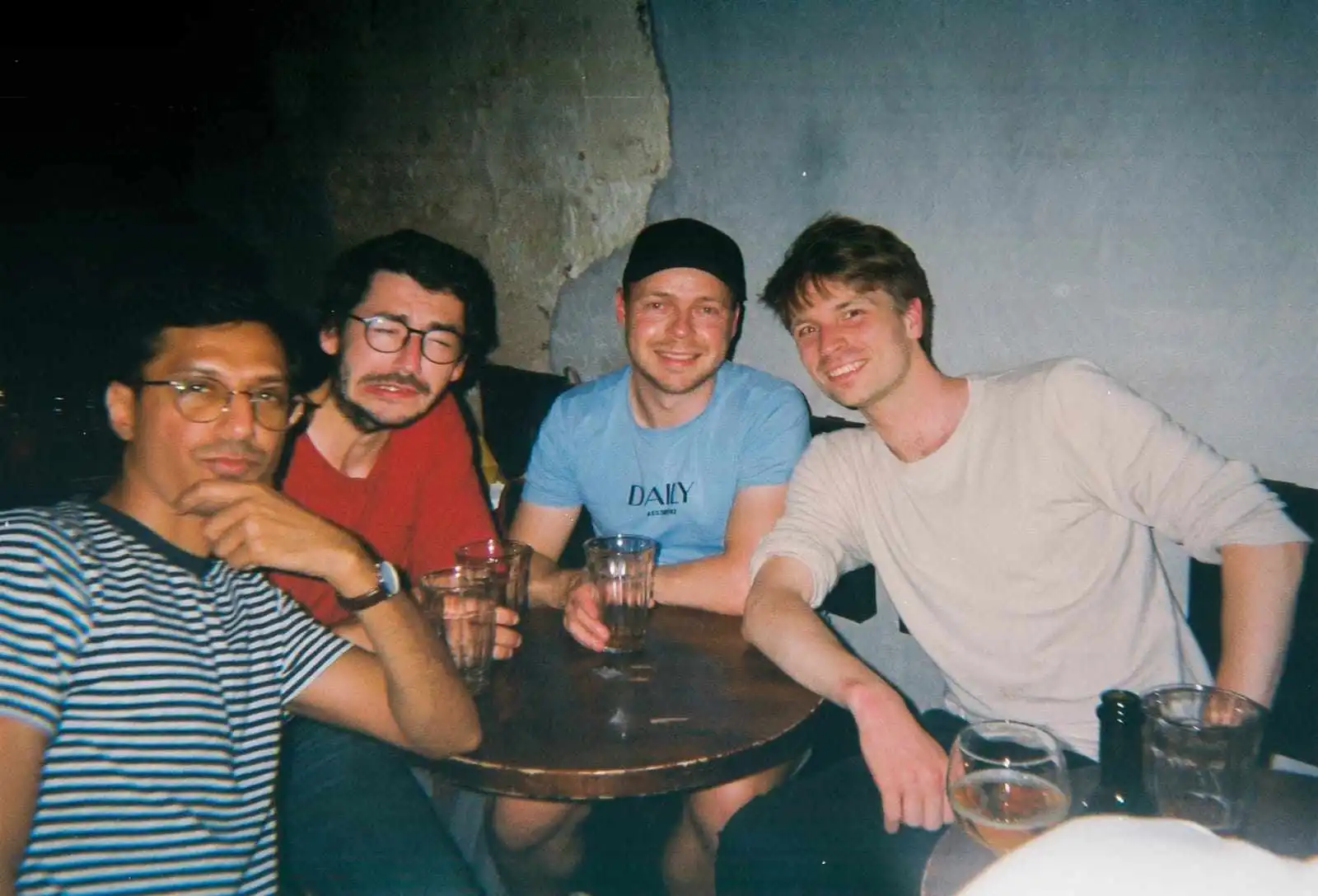 Sachin, Moi, Edi, et Martijn à l’enterrement de vie de garcon pour Thom à Paris ~ 2023